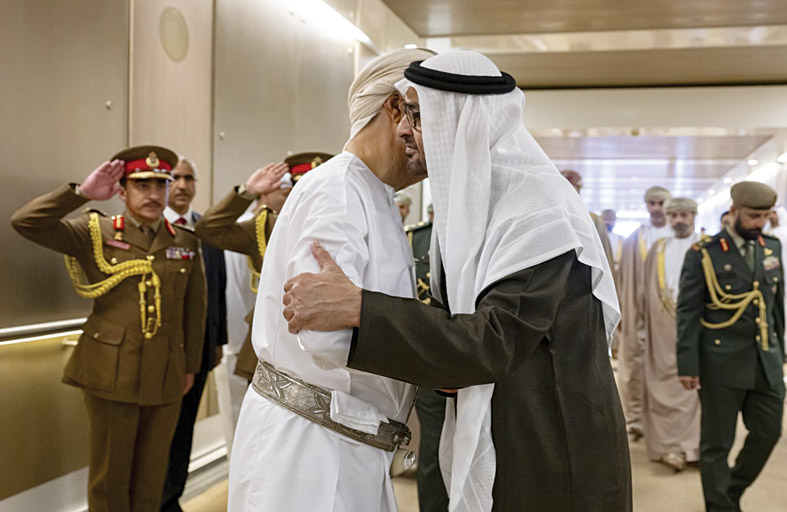 ودعه رئيس الدولة..سلطان عمان يختتم زيارة دولة إلى الإمارات 
