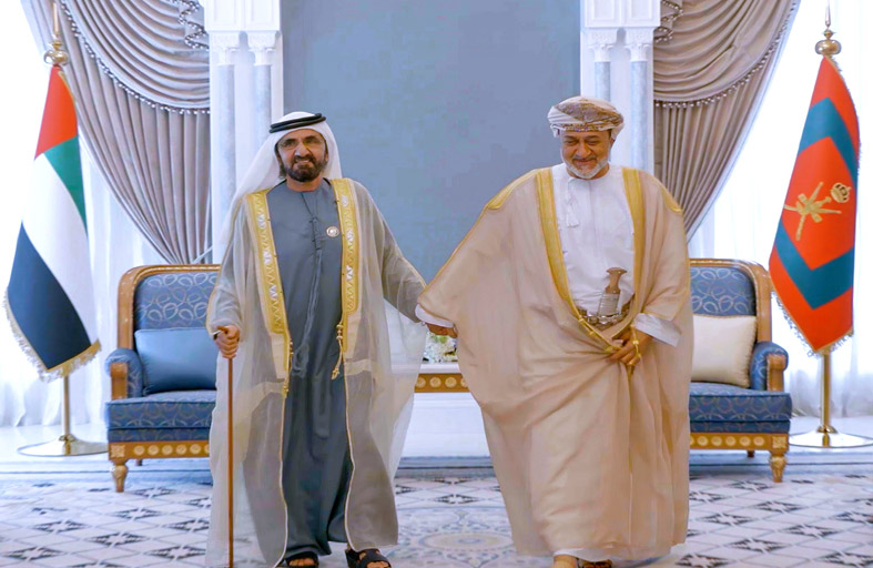 محمد بن راشد يلتقي سلطان عمان ويبحث معه آفاق التعاون وسبل تعزيزه في مختلف المجالات 