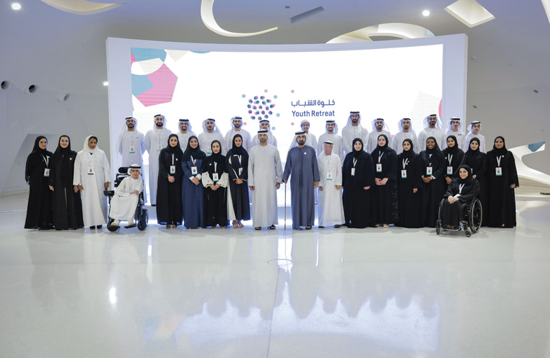 محمد بن راشد يلتقي 200 شاب وشابة من أبناء الإمارات في «خلوة الشباب» 