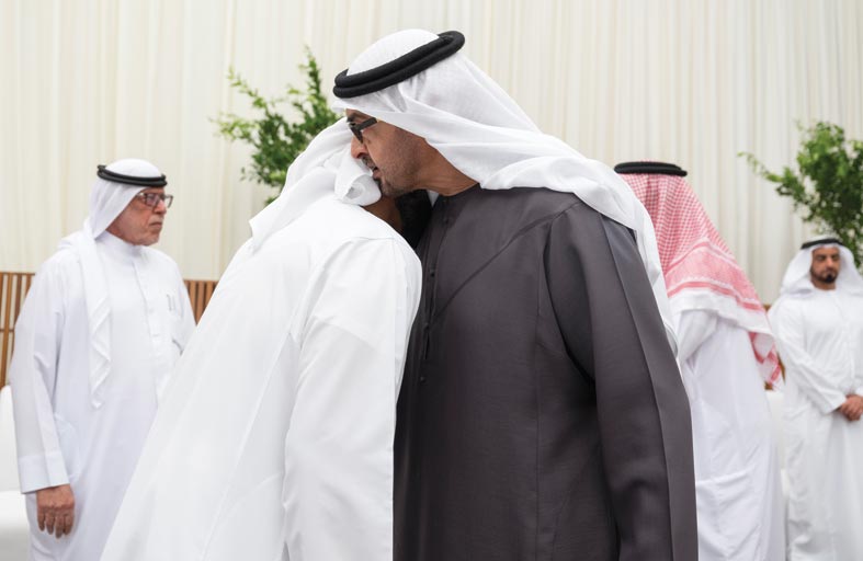 رئيس الدولة يتقبل التعازي في وفاة هزاع بن سلطان بن زايد 