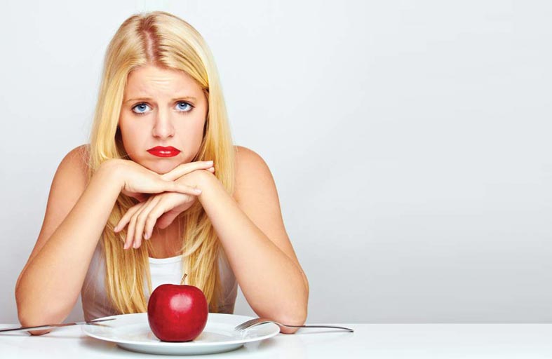 لماذا يجد بعض من يعاني الحساسية صعوبة في تناول التفاح؟