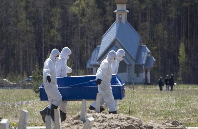 روسيا تسجل تراجعاً في الوفيات اليومية بكورونا 