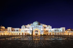قصر الوطن ينظم عرض الصوت والضوء
