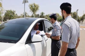شرطة أبوظبي وأدنوك للتوزيع  تكرمان السائقين الملتزمين 