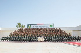 محمد بن راشد يرعى حفل تخريج الدورة الـ 44 من المرشحين الضباط بكلية زايد الثاني العسكرية في العين