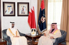 وزير الداخلية البحريني يبحث مع سفير الدولة تعزيز العلاقات الثنائية
