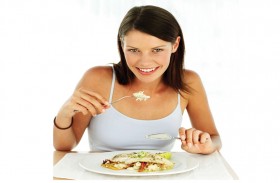دراسة قد تقلب الموازين.. الأكل مرة باليوم يحسن الصحة