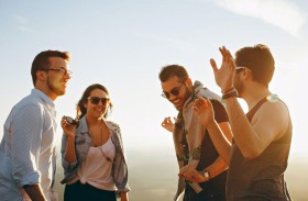 للجاذبية أصول.. 10 عادات تجعلك جذاباً بشكل لا يقاوم