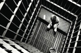 نصائح من سجناء في الحبس الانفرادي