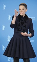 الممثلة الإسبانية باتريشيا لوبيز أرنيز خلال دعوة للتصوير لفيلم  20.000 نوع من النحل  في مسابقة برلينالة ، أول مهرجان سينمائي كبير في أوروبا لهذا العام، في برلين. ا ف ب