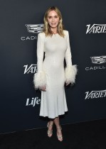 الممثلة البريطانية إميلي بلانت تصل إلى حدث Variety's Power of Women في لوس أنجلوس. (ا ف ب)