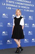 الممثلة الإيطالية ألبا روهرواشر تحضر عرض فيلم «الابنة المفقودة» خلال مهرجان البندقية السينمائي.ا ف ب