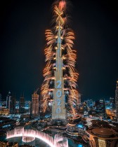 برج خليفة يشهد عرضا هائلا للألعاب النارية والأضواء استمر لزمن قياسي بلغ 8 دقائق و 43 ثانية