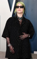 بيلي إيليش تحضر حفل فانيتي فير أوسكار في بيفرلي هيلز خلال حفل توزيع جوائز الأوسكار الـ 92 ، في لوس أنجلوس، كاليفورنيا.رويترز