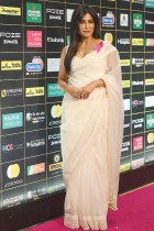 ممثلة بوليوود تشيترانجدا سينغ أثناء حضورها حفل جوائز Bollywood Hungama India Entertainment Awards 2023 في مومباي.  ا ف ب