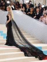 جيجي حديد خلال حضورها حفل Met Gala السنوي لجمع التبرعات لصالح معهد متروبوليتان للفنون للأزياء، في نيويورك. (رويترز) 