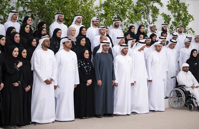 رئيس الدولة: تعزيز القطاع الصناعي بكفاءات وطنية نوعية مؤهلة من أهم أولوياتنا  