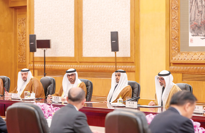 ولي عهد أبوظبي ورئيس مجلس الدولة الصيني يبحثان تعزيز الشراكة الاستراتيجية الشاملة وتوسيع آفاق التعاون بين البلدين 