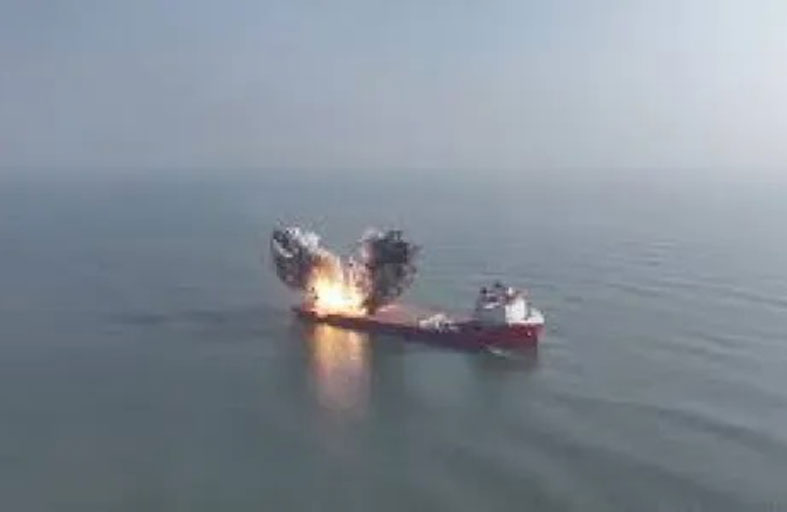 الكونجرس يَستجوب وزير الدفاع الأمريكي لأنه يُرسل إرهابيي المُخَدرات إلى قاع المُحيط 