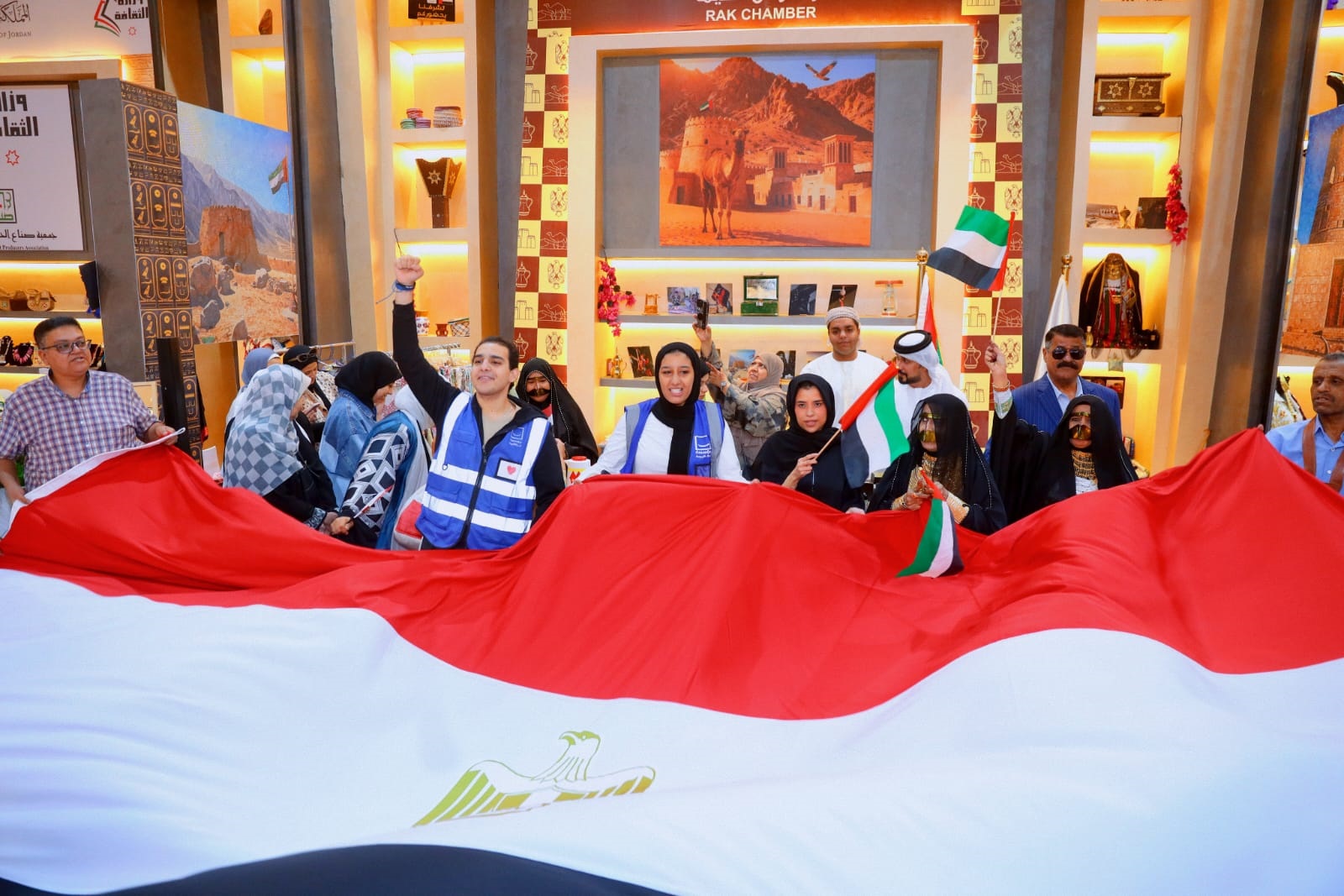 احتفاليات رائعة بنصر أكتوبر يشارك فيها الجناح الإماراتي بمعرض تراثنا 