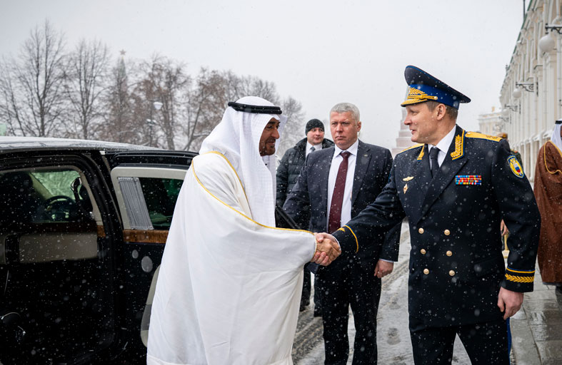 رئيس الدولة يؤكد أهمية ترسيخ السلام والاستقرار في العالم ومعالجة مختلف النزاعات سلميا 