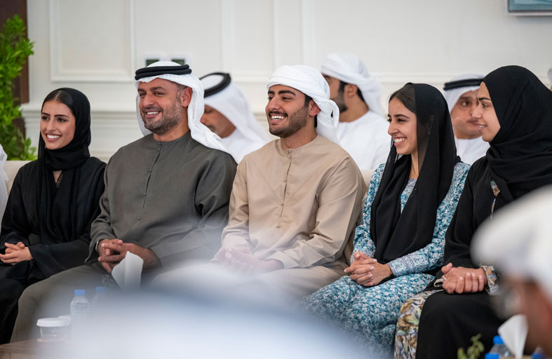 رئيس الدولة: الإمارات تضع الشباب في جوهر رؤيتها للمستقبل  