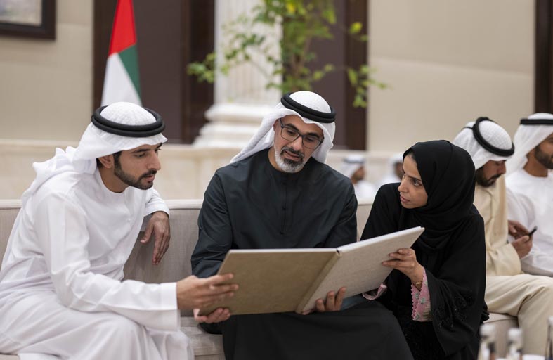 ولي عهد أبوظبي  يستقبل ولي عهد دبي 