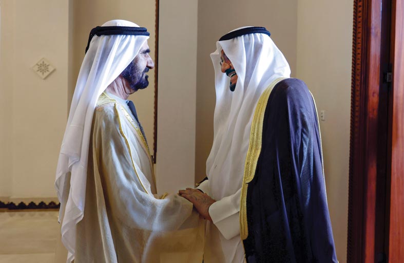 محمد بن راشد يلتقي بحضور منصور بن زايد .. رئيس مجلس الوزراء الكويتي ويبحث معه سبل تعزيز الشراكة بين البلدين 