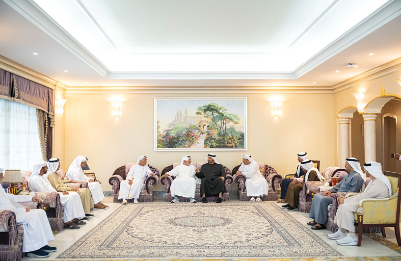 رئيس الدولة يقدم واجب العزاء في وفاة حسين خانصاحب 