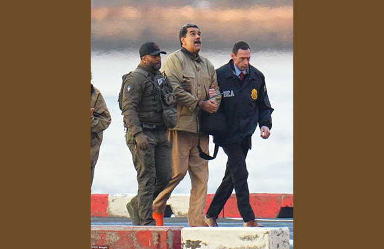 فيما يَعِدُ رئيسُها « بمُقاومةٍ لا تُقْهَر » : قبضةُ ترامب تَشْتَد على كوبا 