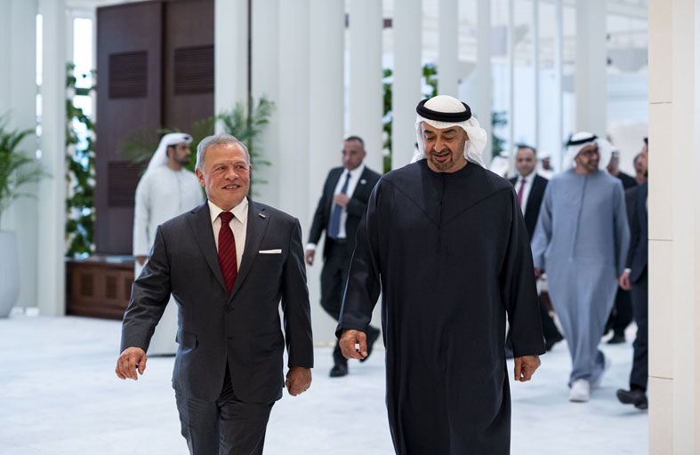 رئيس الدولة وملك الأردن يؤكدان أهمية ترسيخ الأمن والاستقرار المستدام في المنطقة 