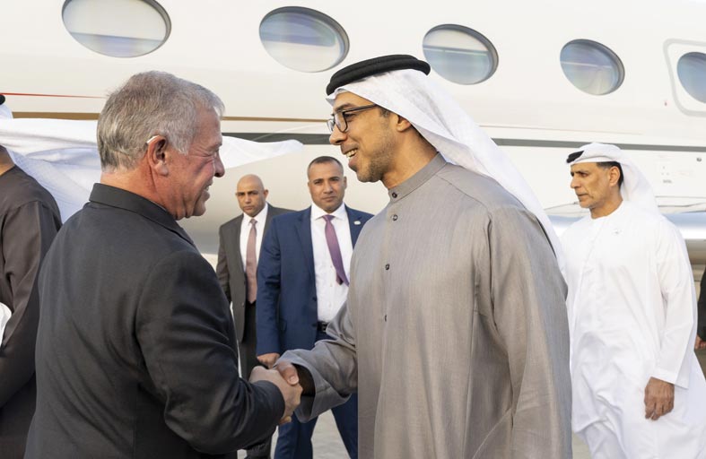 رئيس الدولة وملك الأردن يؤكدان ضرورة تخفيف معاناة سكان غزة والتحرك الدولي نحو حل الدولتين 