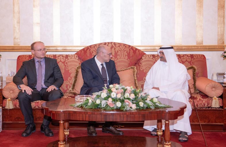 حمد الشرقي يستقبل المهنئين بشهر رمضان بحضور ولي عهد الفجيرة 