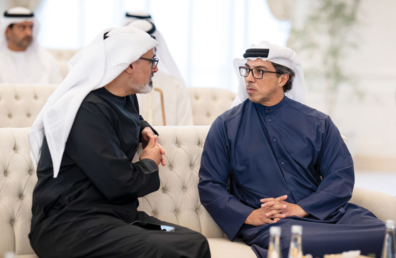 رئيس الدولة ومحمد بن راشد يبحثان شؤون الوطن والمواطن وتعزيز مسيرة الدولة التنموية 