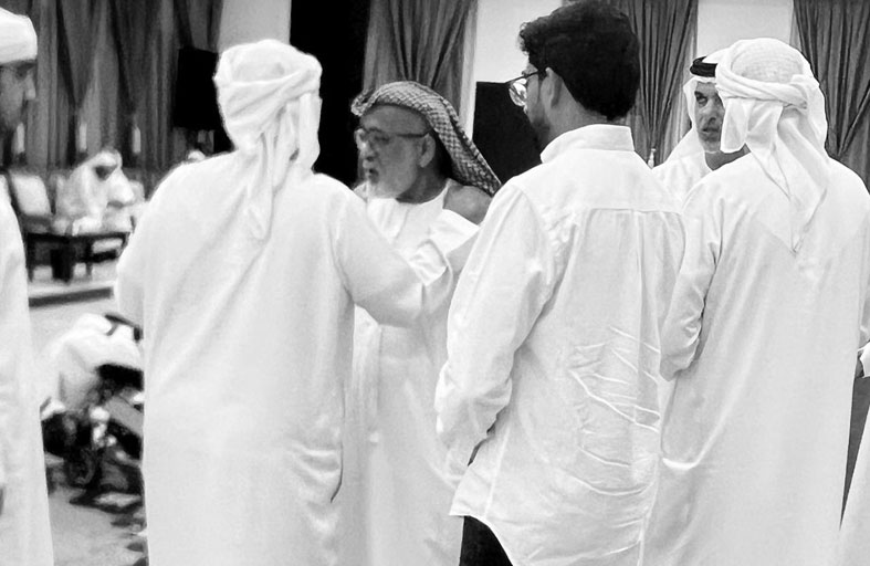  شيوخ ومواطنون ومقيمون يقدمون واجب العزاء إلى ذوي الفقيد عبيد حميد المزروعي  