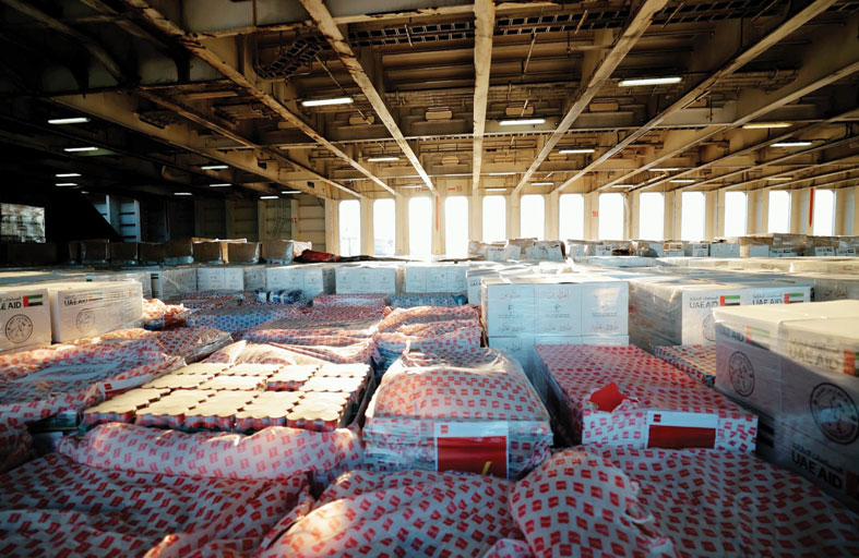 وصول سفينة الإمارات الإنسانية محملة بـ 7,200 طن من المساعدات الغذائية والإيوائية والطبية لدعم قطاع غزة