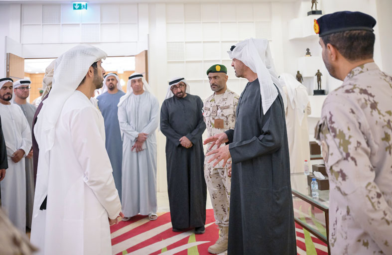 رئيس الدولة يطلع على جاهزية القوات المسلحة وقدراتها في التعامل مع مختلف التحديات الطارئة  