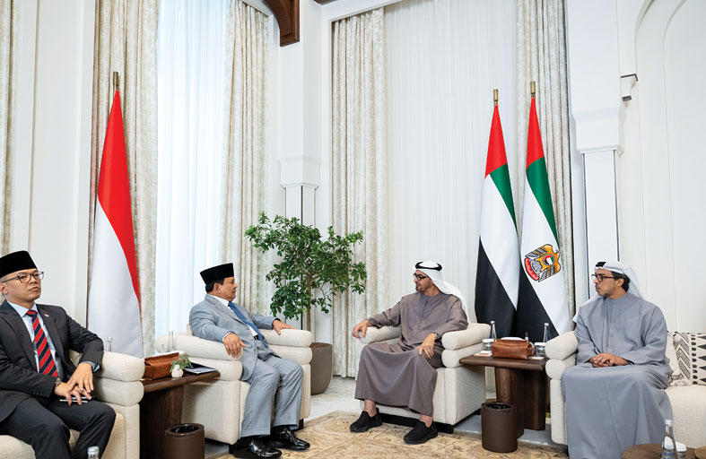 رئيس الدولة والرئيس الإندونيسي يؤكدان على دعم السلام والاستقرار إقليميا ودوليا 