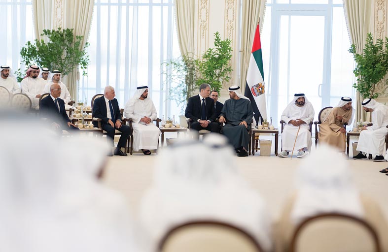رئيس الدولة يبحث مع وزير الداخلية في أذربيجان علاقات البلدين  