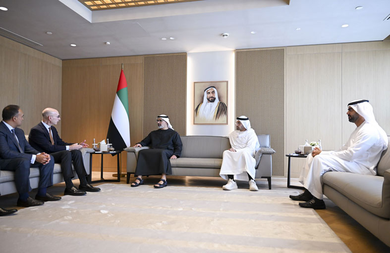 خالد بن محمد بن زايد يلتقي مفوض الرابطة الوطنية لكرة السلة الأمريكية 
