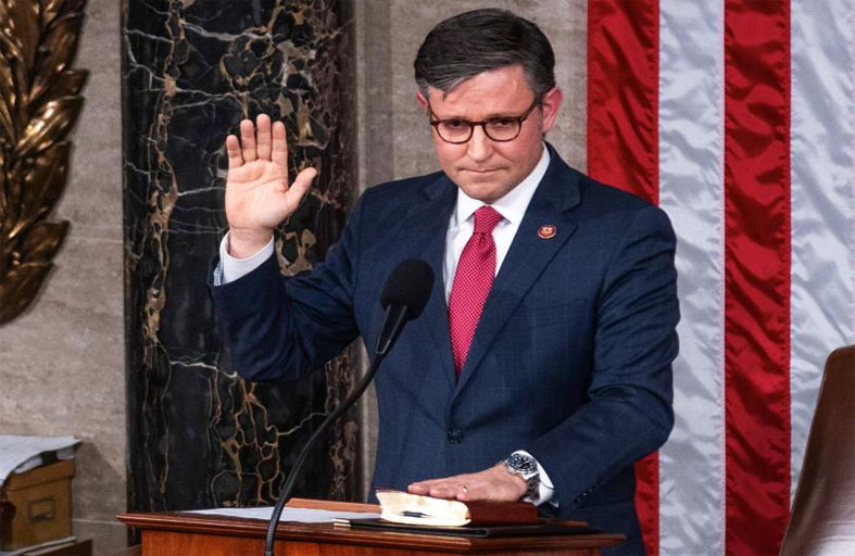 دونالد ترامب عالِقٌ في دوامة غَلاء المعيشة والانقسامات الداخلية 