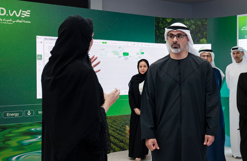 خالد بن محمد بن زايد يوجه بإتاحة التصرّف في المنح السكنية للمواطنين بين الأزواج والأقارب من الدرجة الأولى 