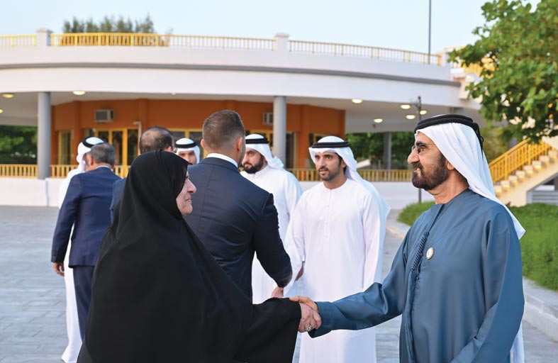 محمد بن راشد يستقبل المهنئين بشهر رمضان المبارك 