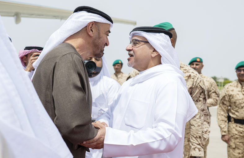 رئيس الدولة والملك حمد بن عيسى يبحثان المستجدات الإقليمية وتداعياتها الخطيرة على الأمن الدولي  