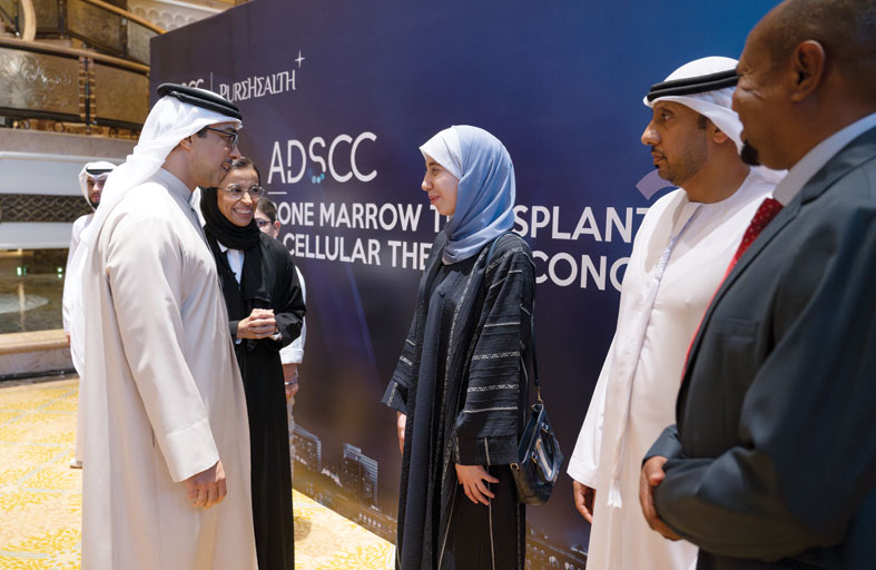 منصور بن زايد يشهد افتتاح مؤتمر مركز أبوظبي للخلايا الجذعية حول زراعة نخاع العظم والعلاجات الخلوية 2023 