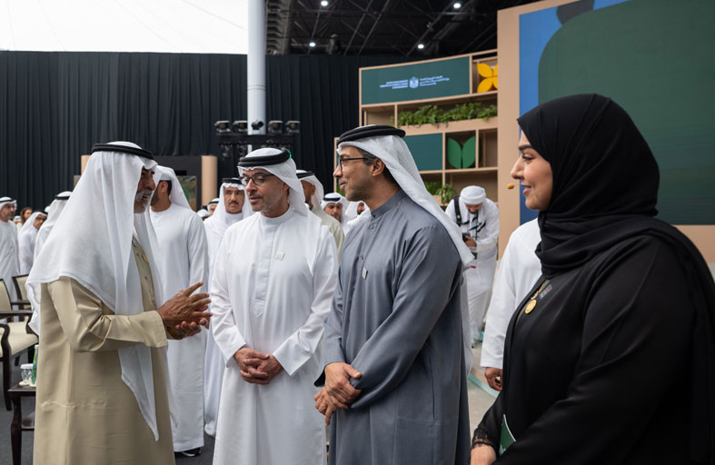 منصور بن زايد وهزاع بن زايد يشهدان انطلاق النسخة الثانية من المؤتمر والمعرض الزراعي الإماراتي في العين 