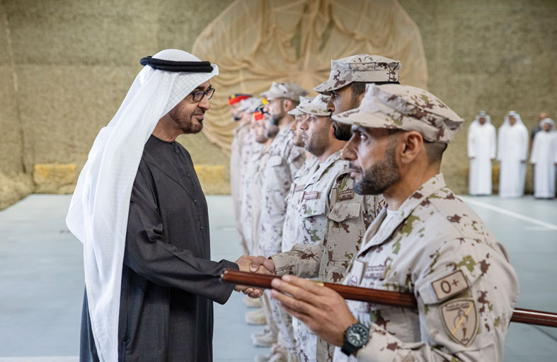 رئيس الدولة: تطوير القوات المسلحة وتحديث قدراتها وتعزيز جاهزيتها أولوية إستراتيجية 