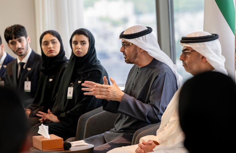 رئيس الدولة يلتقي طلبة الإمارات خلال زيارة دولة يقوم بها إلى كوريا 