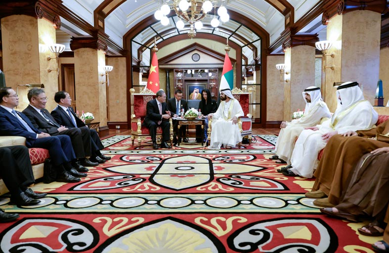 محمد بن راشد يبحث مع رئيس مجلس الدولة الصيني مستقبل الشراكة الاستراتيجية بين البلدين 