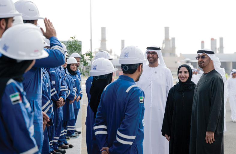 رئيس الدولة يؤكد أهمية دور «أدنوك» محفّزاً رئيساً للنمو والتنويع الاقتصادي في الدولة 